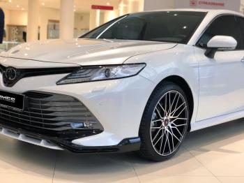 16 999 р. Накладка переднего бампера HEMMES Toyota Camry XV70 дорестайлинг (2017-2021) (неокрашенная)  с доставкой в г. Майкоп. Увеличить фотографию 5