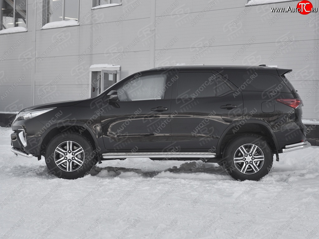 24 649 р. Порожки для ног (труба Ø42) SLITKOFF  Toyota Fortuner  AN160 (2015-2025) дорестайлинг, рестайлинг (лист - алюминий, профиль - нержавейка)  с доставкой в г. Майкоп