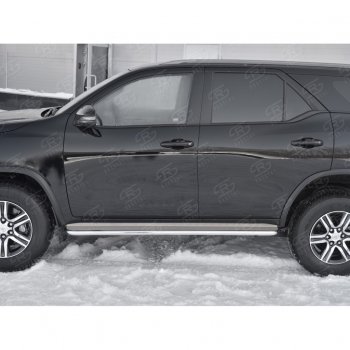 35 549 р. Порожки для ног (труба Ø42) SLITKOFF  Toyota Fortuner  AN160 (2015-2025) дорестайлинг, рестайлинг (лист - нержавейка, профиль - нержавейка)  с доставкой в г. Майкоп. Увеличить фотографию 2