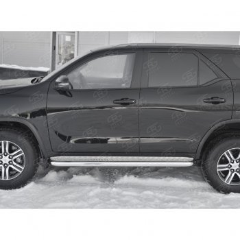 30 799 р. Порожки для ног (труба Ø63) SLITKOFF  Toyota Fortuner  AN160 (2015-2025) дорестайлинг, рестайлинг (лист - алюминий, профиль - сталь)  с доставкой в г. Майкоп. Увеличить фотографию 2