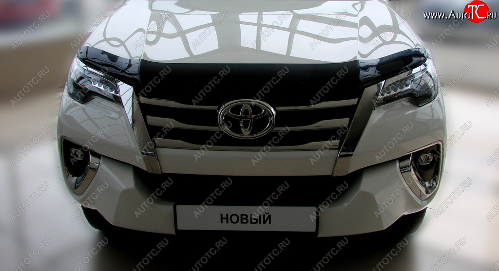 3 689 р. Дефлектор капота SIM Toyota Fortuner AN160 дорестайлинг (2015-2020)  с доставкой в г. Майкоп