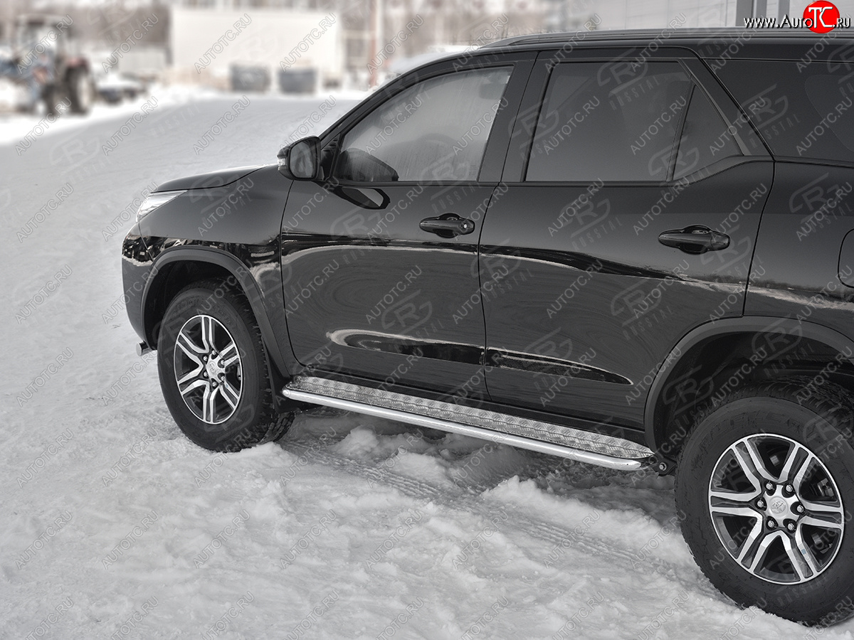 24 649 р. Порожки для ног SLITKOFF (Ø42 мм)  Toyota Fortuner  AN160 (2020-2025) рестайлинг (лист - алюминий, профиль - нержавейка)  с доставкой в г. Майкоп