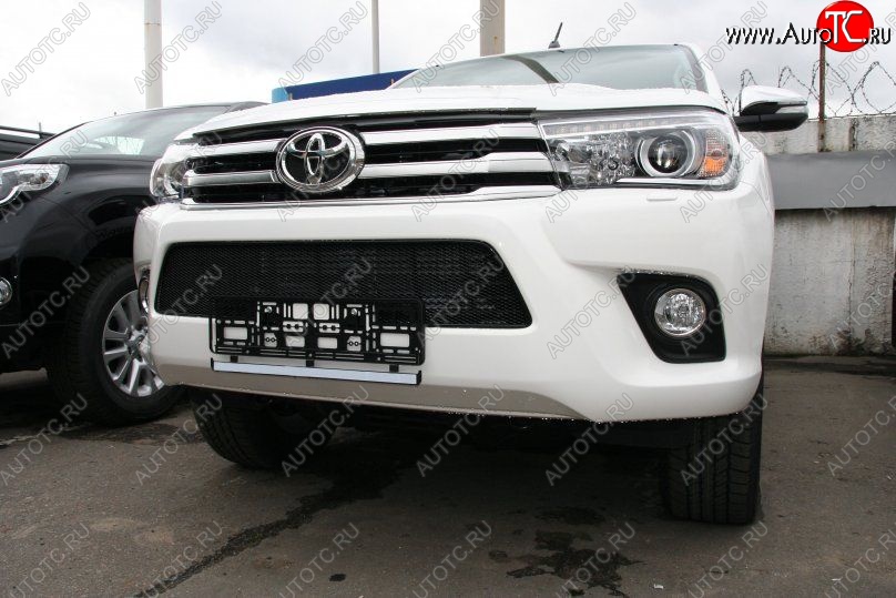 1 499 р. Защитная решётка в воздуховод автомобиля Russtal (черная) Toyota Hilux AN120 дорестайлинг (2016-2020)  с доставкой в г. Майкоп