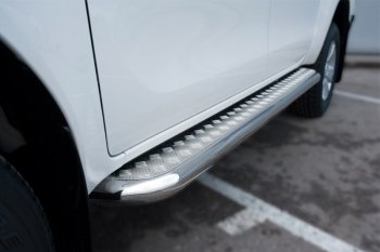 Широкая защита порогов с трубой диаметром 63 мм SLITKOFF v3 Toyota Hilux  AN120 (2016-2020) дорестайлинг (лист - алюминий, профиль - сталь)