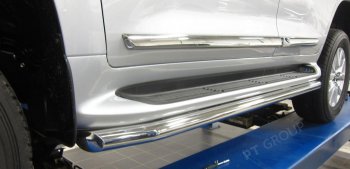 31 319 р. Защита порогов из трубы Ø63 Petroil Tuning Toyota Land Cruiser 200 2-ой рестайлинг (2015-2021) (Нержавеющая полированная сталь)  с доставкой в г. Майкоп. Увеличить фотографию 3