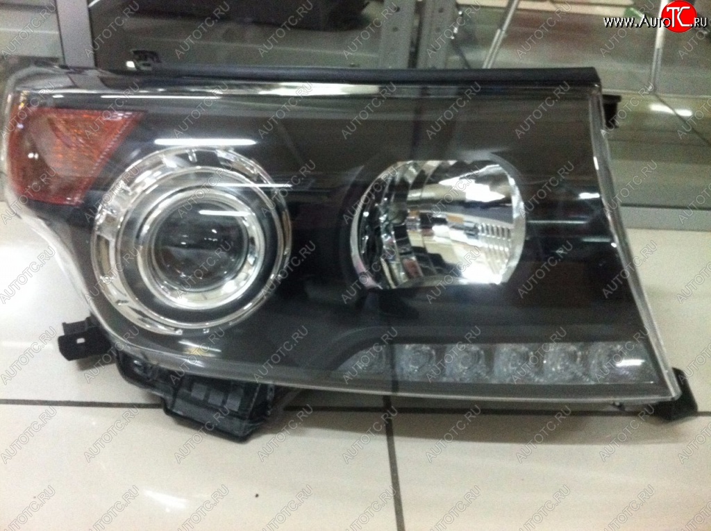 13 249 р. Правая фара SAT (чёрная Brownstone) Toyota Land Cruiser 200 дорестайлинг (2007-2012)  с доставкой в г. Майкоп