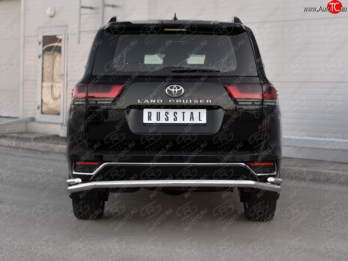 26 999 р. Защита заднего бампера (2 трубы Ø63 и 42 мм, нержавейка, 70TH ANNIVERSARY) SLITKOFF  Toyota Land Cruiser  J300 (2021-2025) дорестайлинг (полированная нержавейка)  с доставкой в г. Майкоп