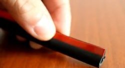 Уплотнитель накладок кузова RA с клеевой основой с внешней стороны 