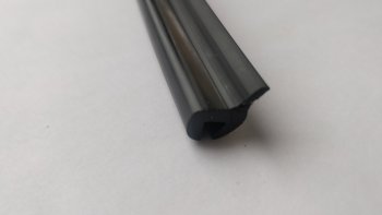 Универсальный уплотнитель FlexLine (жесткий профиль 8 mm U-LIP, 1 погонный метр) Nissan Qashqai +2 1 J10 дорестайлинг (2008-2010)