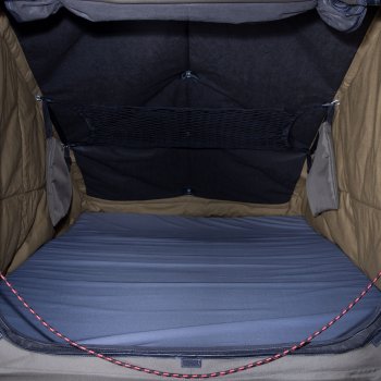 121 999 р. Багажный бокс-палатка Yuago Travel 2.0 (зима, 1000 л/230x160x35 см) на крышу Chery Tiggo 7 (2016-2020) (Черный бокс, тент графит)  с доставкой в г. Майкоп. Увеличить фотографию 4