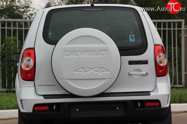 1 779 р. Чехол запасного колеса Chevrolet V4 Chevrolet Niva 2123 дорестайлинг (2002-2008) (Окрашенный)  с доставкой в г. Майкоп