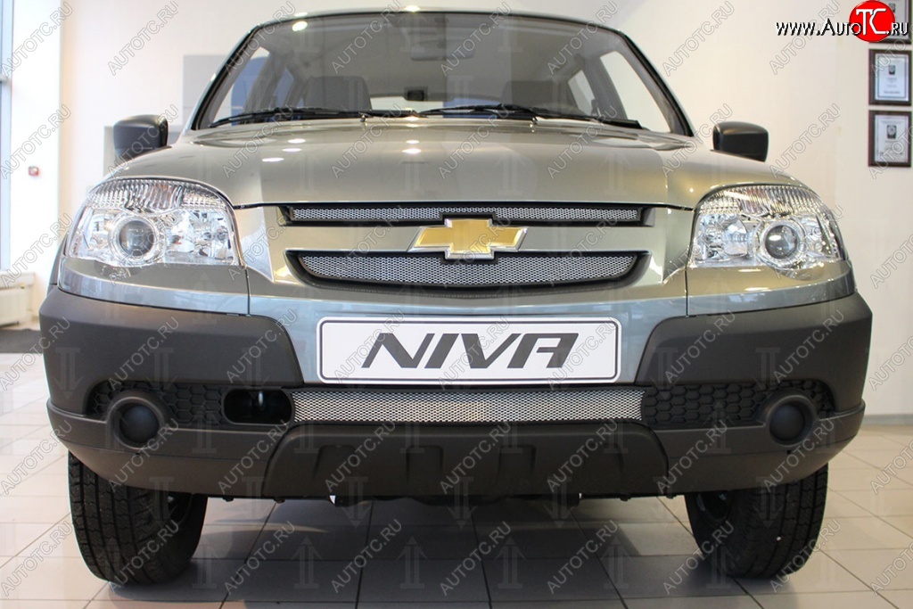 2 279 р. Защитная сетка на бампер Russtal (хром, 3 части) Chevrolet Niva 2123 дорестайлинг (2002-2008)  с доставкой в г. Майкоп