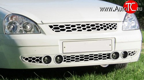 859 р. Изменённая решётка Euro-Style с крупной сеткой под 4 ПТФ  Лада Приора ( 21728,  2170,  2171,  2172) (2013-2018) купе рестайлинг, седан рестайлинг, универсал рестайлинг, хэтчбек рестайлин (Неокрашенная)  с доставкой в г. Майкоп