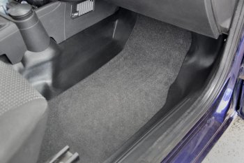 2 129 р. Накладки на ковролин пола Petroil Tuning Лада Гранта FL 2190 седан рестайлинг (2018-2025) (Передние тоннельные)  с доставкой в г. Майкоп. Увеличить фотографию 2