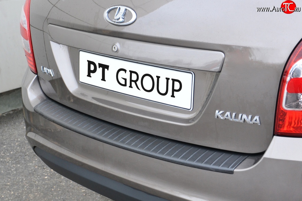 1 119 р. Накладка защитная на задний бампер Petroil Tuning Лада Калина 2194 универсал (2014-2018) (Текстурная поверхность)  с доставкой в г. Майкоп