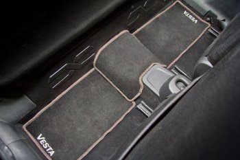 2 759 р. Накладка на ковролин под заднее сиденье АртФорм Лада Веста Кросс 2181 универсал рестайлинг (2022-2025)  с доставкой в г. Майкоп. Увеличить фотографию 5