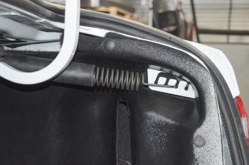 4 219 р. Накладки на арки багажника с ремнем Petroil Tuning Лада Веста 2180 седан дорестайлинг (2015-2023)  с доставкой в г. Майкоп. Увеличить фотографию 3