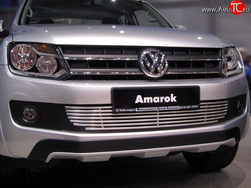 8 399 р. Декоративная вставка воздухозаборника Berkut Volkswagen Amarok дорестайлинг (2009-2016)  с доставкой в г. Майкоп
