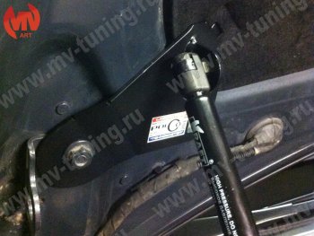 2 969 р. Упор капота MV-Tuning (одинарный) Volkswagen Golf Plus 5 (2004-2009)  с доставкой в г. Майкоп. Увеличить фотографию 2