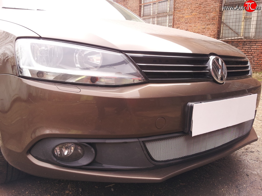 1 539 р. Сетка на бампер Russtal (хром) Volkswagen Jetta A6 седан дорестайлинг (2011-2015)  с доставкой в г. Майкоп