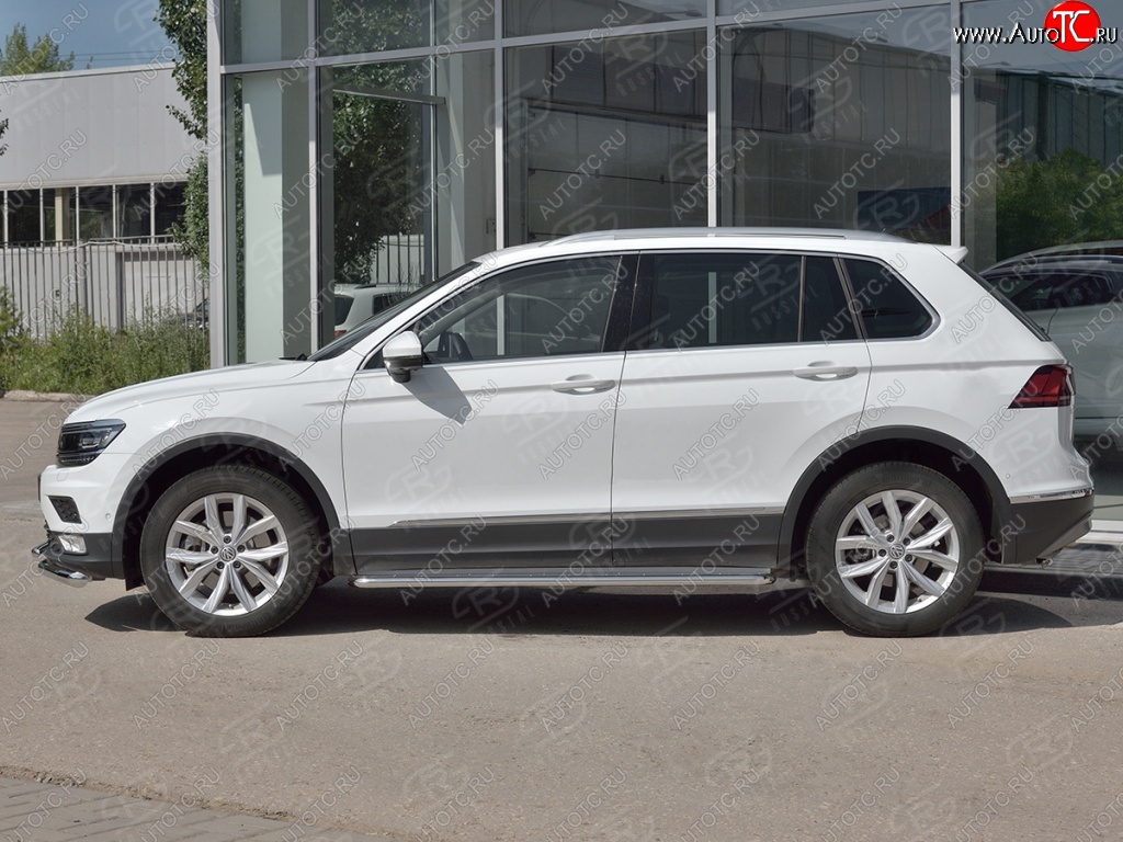 35 549 р. Порожки для ног (труба Ø42) SLITKOFF  Volkswagen Tiguan  Mk2 (2016-2020) дорестайлинг (лист - нержавейка, профиль - нержавейка)  с доставкой в г. Майкоп