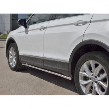 17 299 р. Защита порогов из круглой трубы диаметром 42 мм SLITKOFF v1  Volkswagen Tiguan  Mk2 (2016-2020) дорестайлинг  с доставкой в г. Майкоп. Увеличить фотографию 3