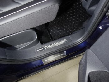 Пороги накладки задние ТСС Volkswagen Tiguan Mk2 рестайлинг (2020-2022) (нержавейка полированная, надпись Tiguan)