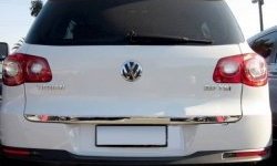 4 199 р. Накладка на крышку багажника СТ Volkswagen Tiguan NF рестайлинг (2011-2017)  с доставкой в г. Майкоп. Увеличить фотографию 2