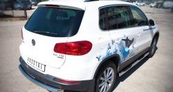 83 999 р. Защита порогов с пластиковыми вставками для ног из круглой трубы диаметром 76 мм (Sport & Style) Russtal Volkswagen Tiguan NF рестайлинг (2011-2017) (Защита порогов с со скосами на торцах (вариант 1))  с доставкой в г. Майкоп. Увеличить фотографию 12